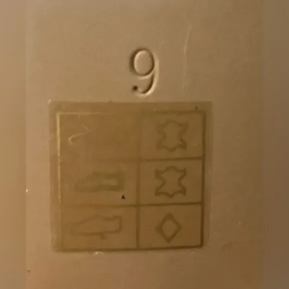 Madewell Chelsea women’s black suede heeled pull on ankle boots. Size 9 - Picture 8 of 8